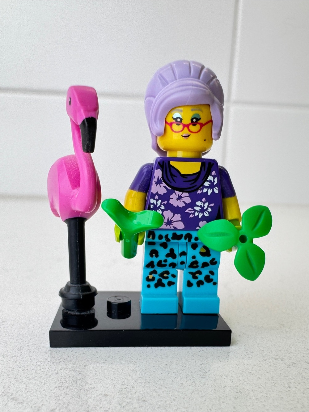 Lego Minifig - CMF Series 19 - Gardener